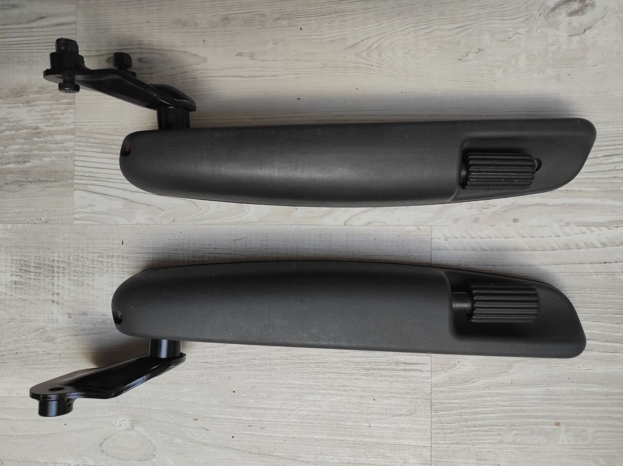 LEFT + RIGHT ARMRESTS Scania truck - Asiento para Camión: foto 3 LEFT + RIGHT ARMRESTS Scania truck - Asiento para Camión: foto 3