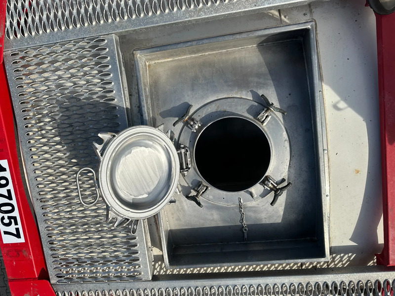 Tanque de almacenamiento para transporte de substancias químicas CIMC 20FT ISO, 25.080L/1-COMP/3 BAFFELS/4 covers, 5Y valid until 12/2026: foto 12