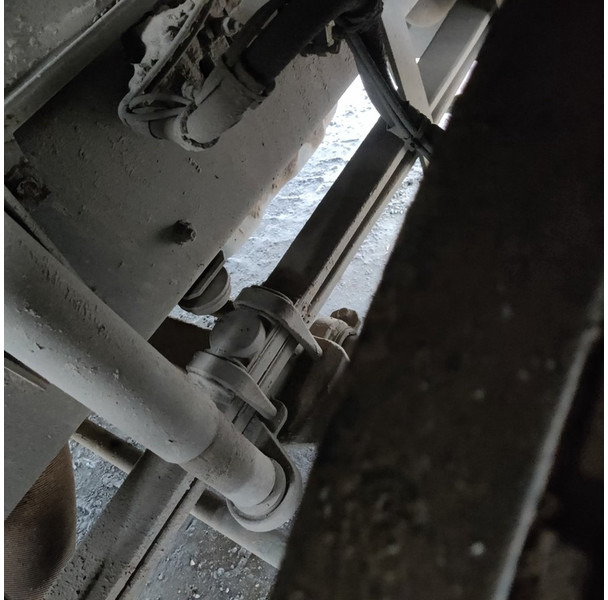 Cabeza tractora DAF 105.510: foto 14