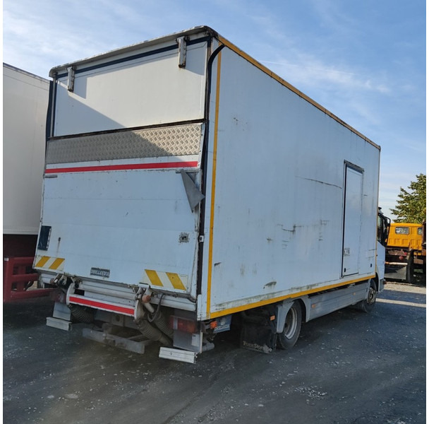 Mercedes-Benz 818 - Camión caja cerrada: foto 3 Mercedes-Benz 818 - Camión caja cerrada: foto 3