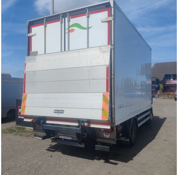 Renault Midlum-With-Hanging-Work-In-The-Fridge - Camión frigorífico: foto 4 Renault Midlum-With-Hanging-Work-In-The-Fridge - Camión frigorífico: foto 4