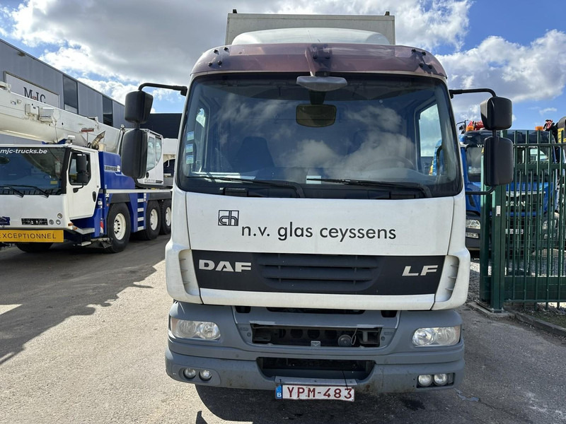 DAF LF 55.250 12T - GLASTRANSPORT / GLASRESTEEL - AIR SUSPENSION - EURO 4 - BELGIAN REGISTRATION - Camión: foto 2 DAF LF 55.250 12T - GLASTRANSPORT / GLASRESTEEL - AIR SUSPENSION - EURO 4 - BELGIAN REGISTRATION - Camión: foto 2