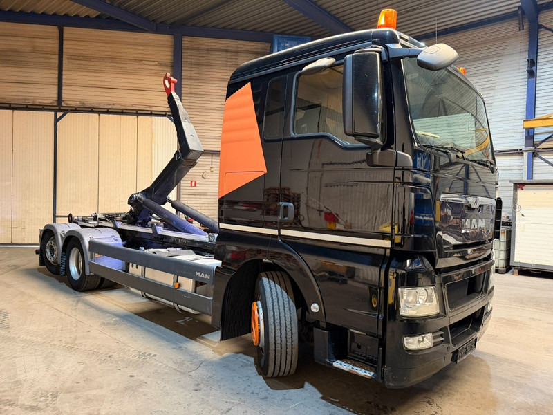 MAN TGX 26.400 6X2 + HOOKLIFT PALIFT 20T - LIFT + STEERING AXLE - EURO 5 - SLEEPERCAB - BE TRUCK - Camión multibasculante: foto 2 MAN TGX 26.400 6X2 + HOOKLIFT PALIFT 20T - LIFT + STEERING AXLE - EURO 5 - SLEEPERCAB - BE TRUCK - Camión multibasculante: foto 2
