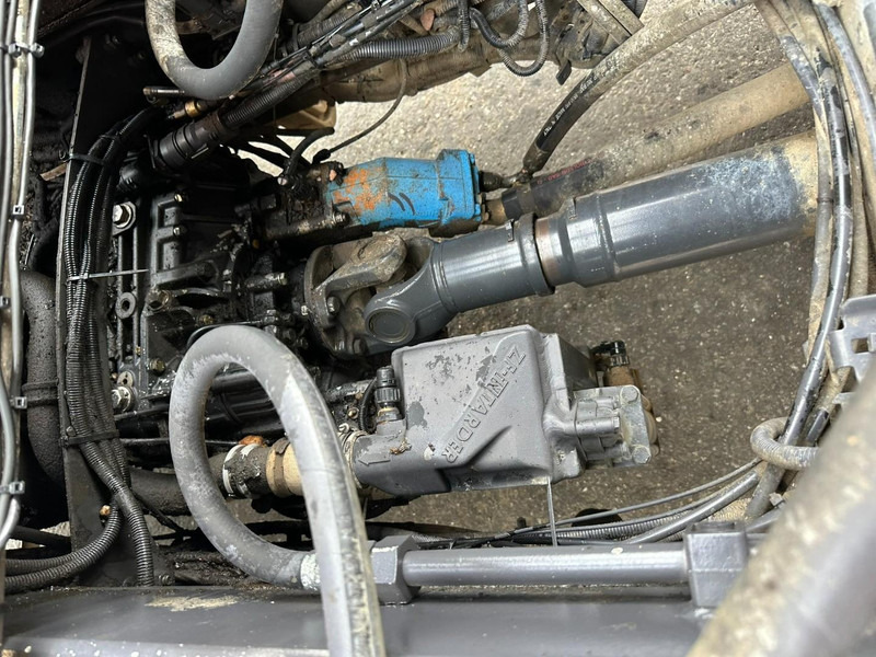 Camión volquete, Camión grúa Renault KERAX 380 DXI 6x4 TIPPER + CRANE HIAB 144 B-3 - RADIO - *246.000km* - RETARDER - BORDMATIC - EURO 5: foto 12 Camión volquete, Camión grúa Renault KERAX 380 DXI 6x4 TIPPER + CRANE HIAB 144 B-3 - RADIO - *246.000km* - RETARDER - BORDMATIC - EURO 5: foto 12