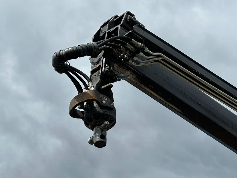 Camión volquete, Camión grúa Renault KERAX 380 DXI 6x4 TIPPER + CRANE HIAB 144 B-3 - RADIO - *246.000km* - RETARDER - BORDMATIC - EURO 5: foto 11 Camión volquete, Camión grúa Renault KERAX 380 DXI 6x4 TIPPER + CRANE HIAB 144 B-3 - RADIO - *246.000km* - RETARDER - BORDMATIC - EURO 5: foto 11