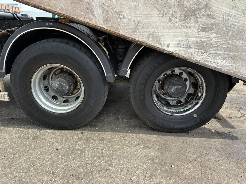 Camión volquete, Camión grúa Renault KERAX 380 DXI 6x4 TIPPER + CRANE HIAB 144 B-3 - RADIO - *246.000km* - RETARDER - BORDMATIC - EURO 5: foto 13 Camión volquete, Camión grúa Renault KERAX 380 DXI 6x4 TIPPER + CRANE HIAB 144 B-3 - RADIO - *246.000km* - RETARDER - BORDMATIC - EURO 5: foto 13