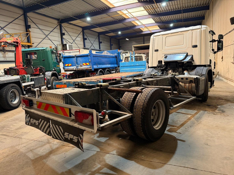 Scania P310 4x2 CHASSIS - ADR (ex tanker) - *322.000km* - AIR SUSPENSION - MANUAL - BE TRUCK - Camión chasis: foto 4 Scania P310 4x2 CHASSIS - ADR (ex tanker) - *322.000km* - AIR SUSPENSION - MANUAL - BE TRUCK - Camión chasis: foto 4