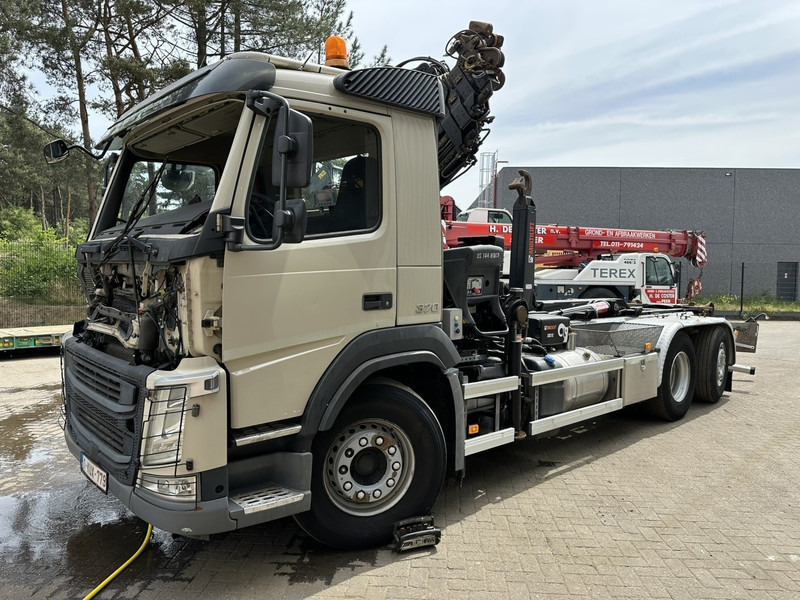 Volvo FM 370 6x2 HOOKLIFT 21T + CRANE HIAB 144 E-4 HIDUO - ENGINE / GEARBOX OK - CHASSIS OK - RUNNING + DRIVING - BE TRUCK - Camión multibasculante, Camión grúa: foto 4 Volvo FM 370 6x2 HOOKLIFT 21T + CRANE HIAB 144 E-4 HIDUO - ENGINE / GEARBOX OK - CHASSIS OK - RUNNING + DRIVING - BE TRUCK - Camión multibasculante, Camión grúa: foto 4