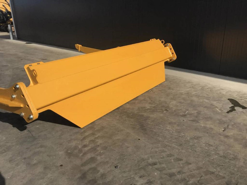 BELL B30E - Trampilla elevadora para Maquinaria de construcción: foto 5 BELL B30E - Trampilla elevadora para Maquinaria de construcción: foto 5