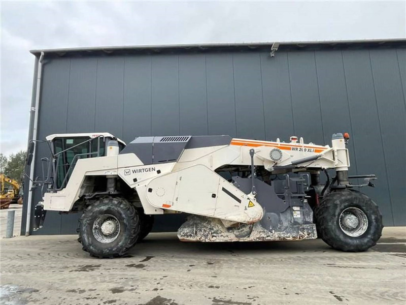 Wirtgen WR200XLi - Pavimentadora de asfalto: foto 5 Wirtgen WR200XLi - Pavimentadora de asfalto: foto 5