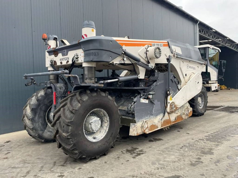 Wirtgen WR200XLi - Pavimentadora de asfalto: foto 4 Wirtgen WR200XLi - Pavimentadora de asfalto: foto 4