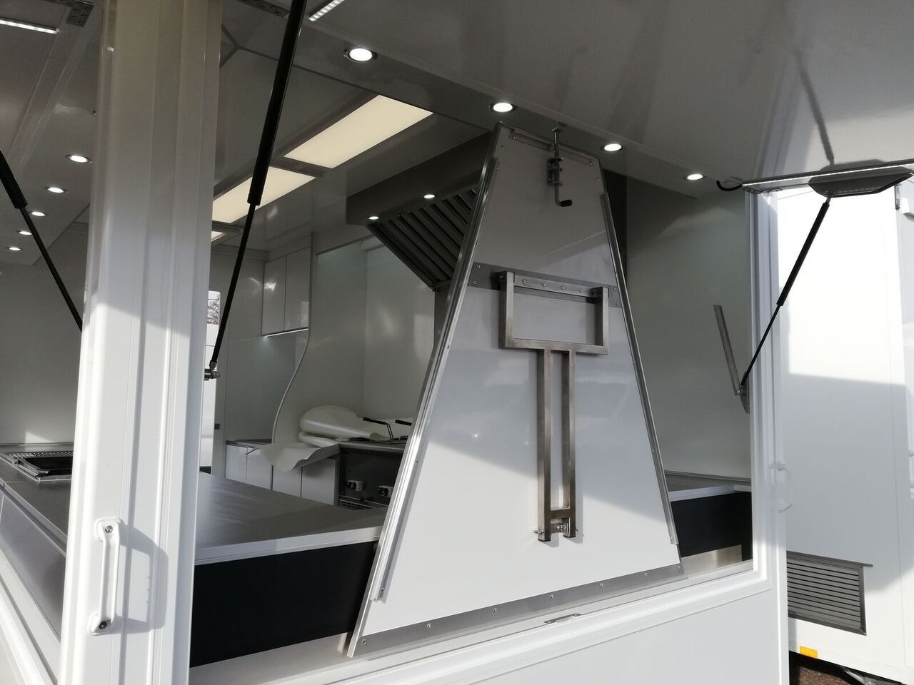 Remolque venta ambulante nuevo Bannert ***NA ZAMÓWIENIE*** IMBISS: foto 15