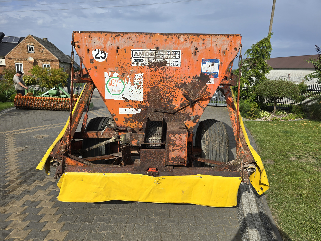 AMOS AGMT 5 ton - Esparcidor de fertilizantes: foto 5 AMOS AGMT 5 ton - Esparcidor de fertilizantes: foto 5