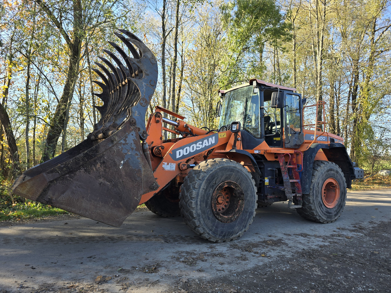 DOOSAN DL300-3 z WAGĄ - Cargadora de ruedas: foto 1 DOOSAN DL300-3 z WAGĄ - Cargadora de ruedas: foto 1