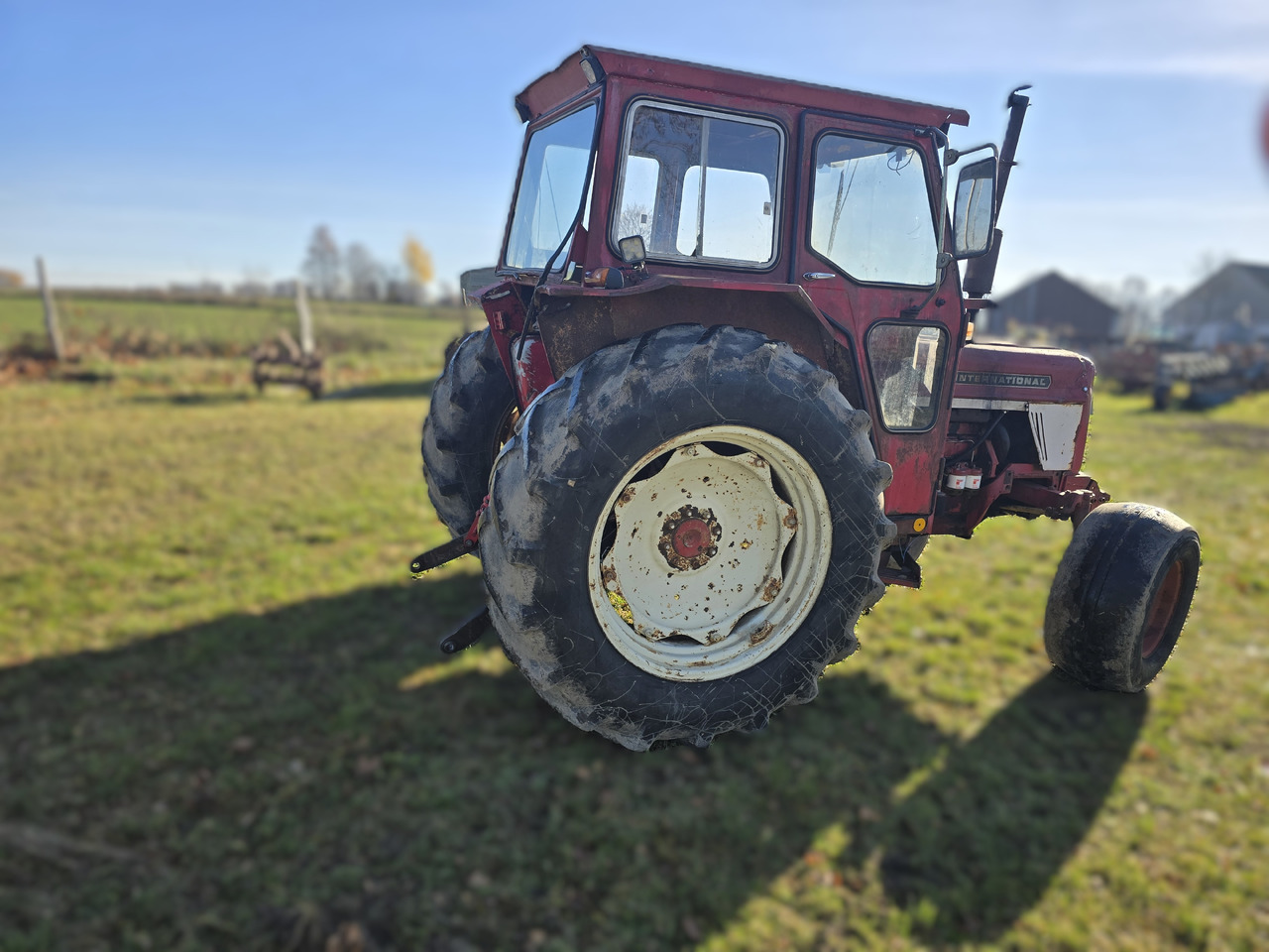 INTERNATIONAL 574 - Tractor: foto 5 INTERNATIONAL 574 - Tractor: foto 5