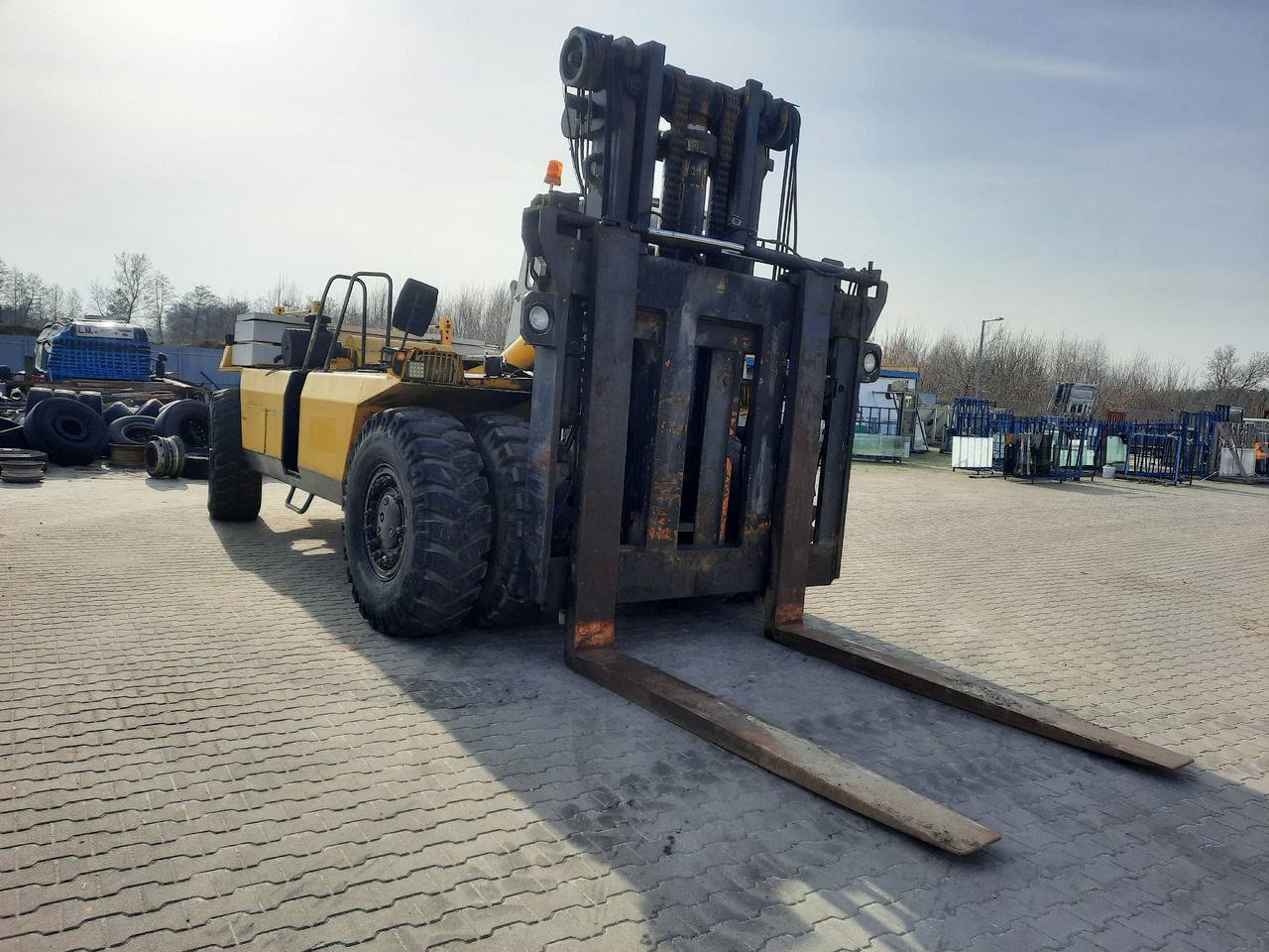 Valmet TD2712 - A25036 - Carretilla para contenedores: foto 1 Valmet TD2712 - A25036 - Carretilla para contenedores: foto 1