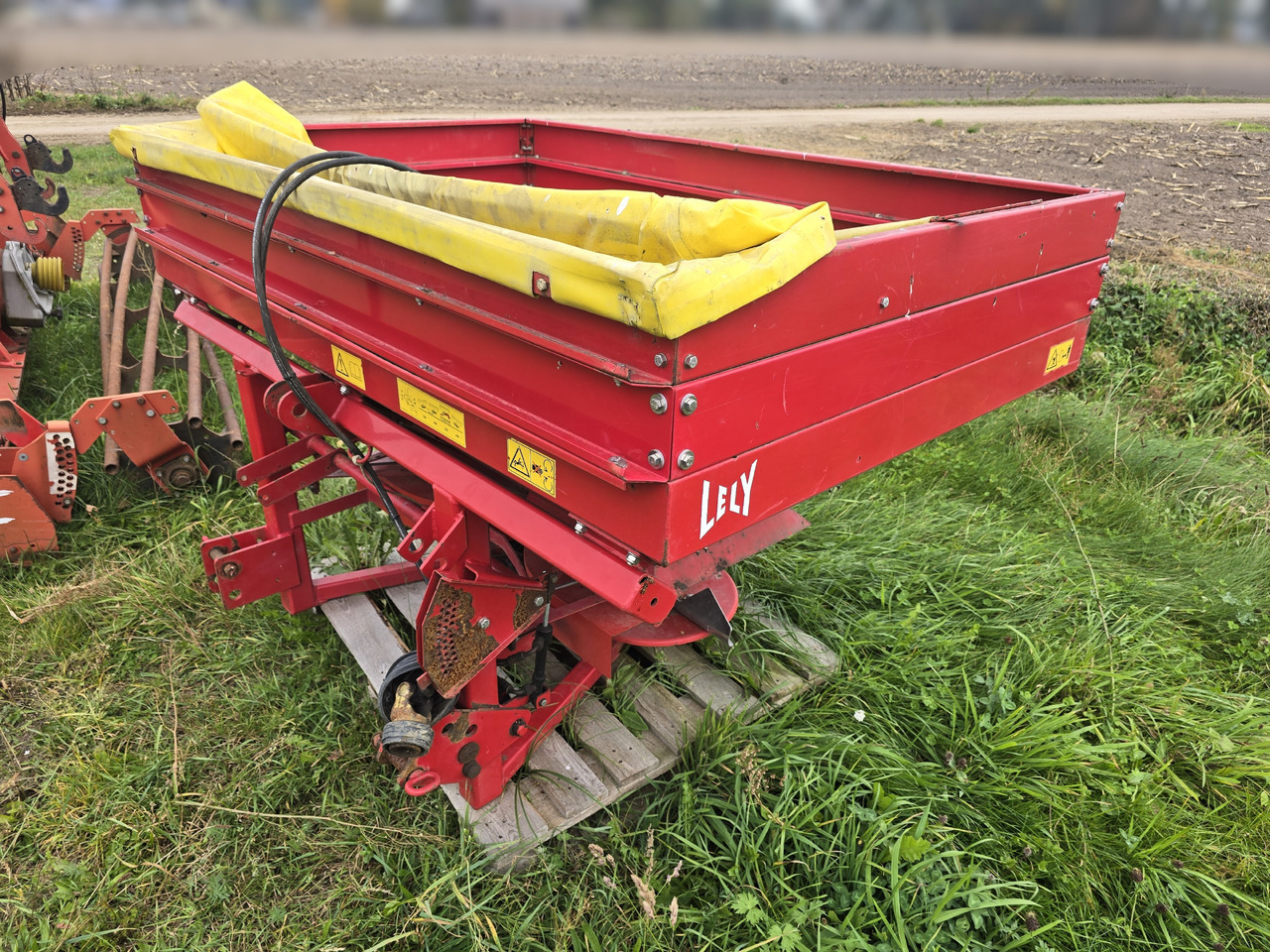 Lely SE 1500 Fertiliner - Esparcidor de fertilizantes: foto 3 Lely SE 1500 Fertiliner - Esparcidor de fertilizantes: foto 3