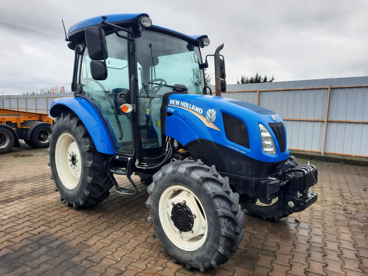 New-holland T4.65 - Tractor: foto 1 New-holland T4.65 - Tractor: foto 1