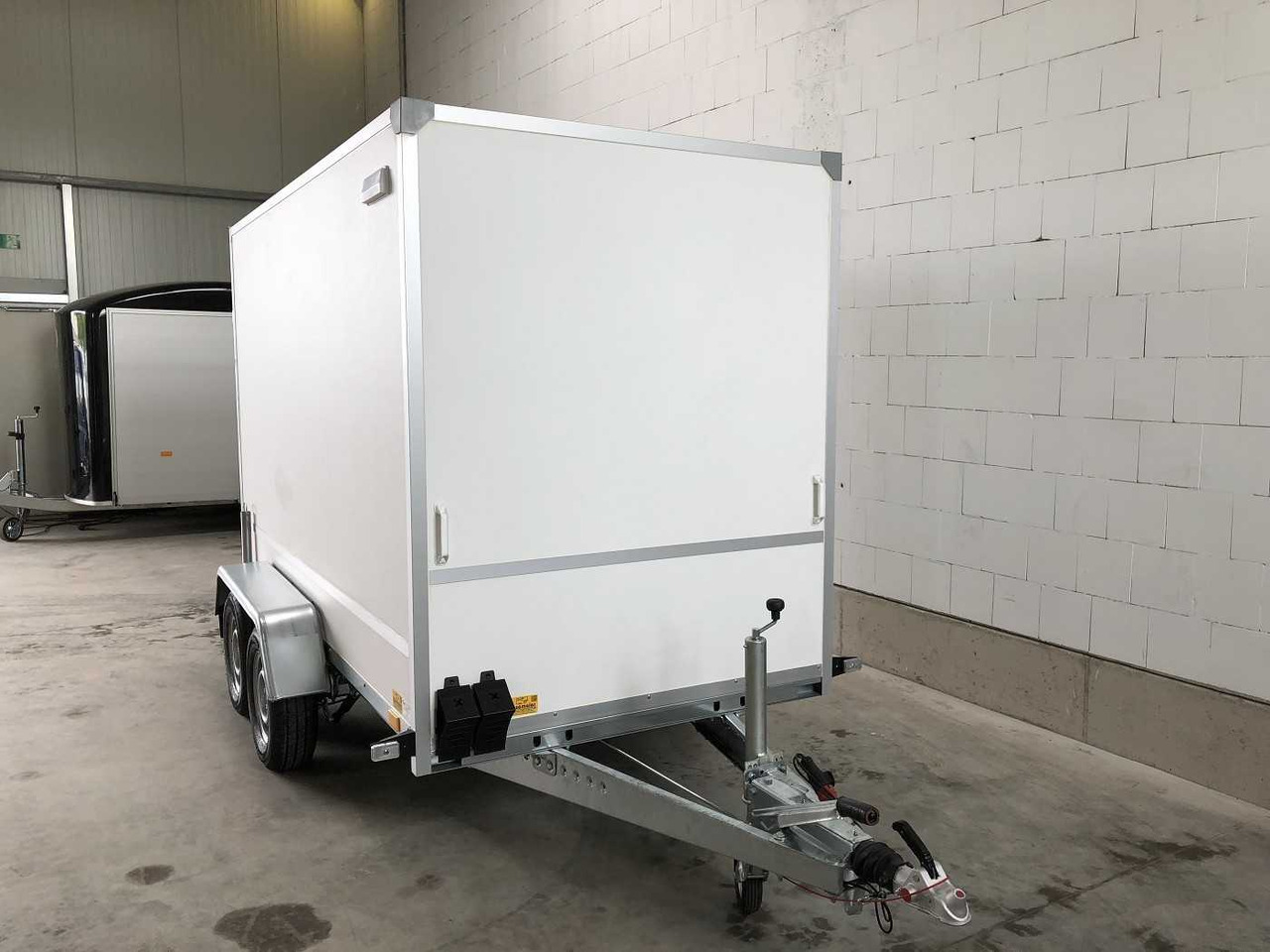 BLYSS F2030HTD Kofferanhänger - Remolque caja cerrada: foto 4 BLYSS F2030HTD Kofferanhänger - Remolque caja cerrada: foto 4