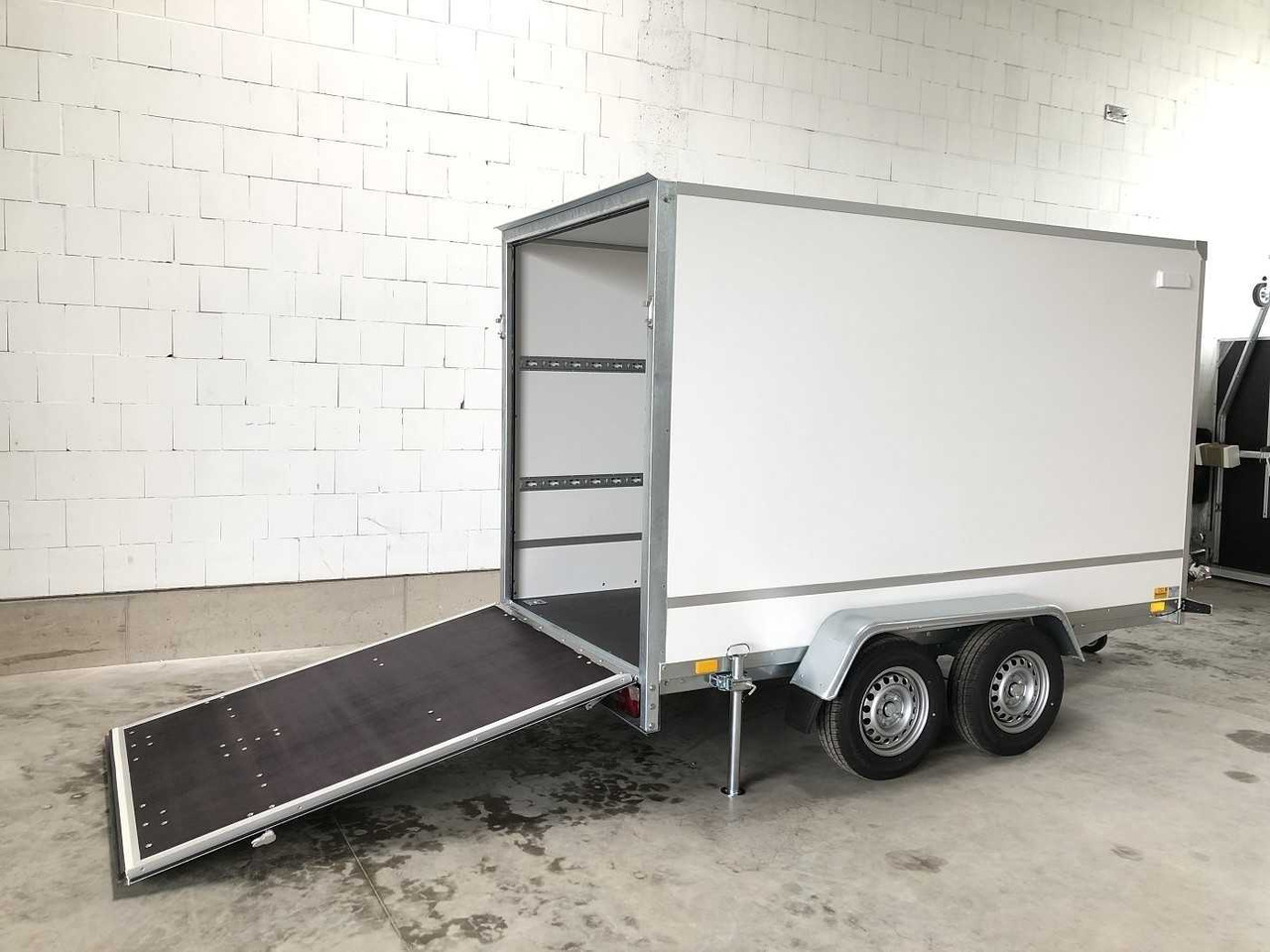 Remolque caja cerrada nuevo BLYSS F2030HTD Rampe Kofferanhänger: foto 1