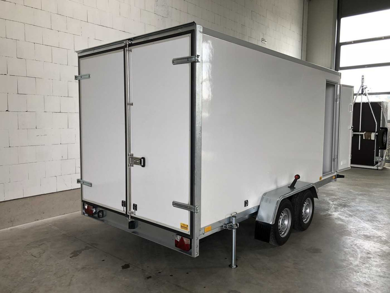 BLYSS F2741HT Seitentür Kofferanhänger - Remolque caja cerrada: foto 5 BLYSS F2741HT Seitentür Kofferanhänger - Remolque caja cerrada: foto 5