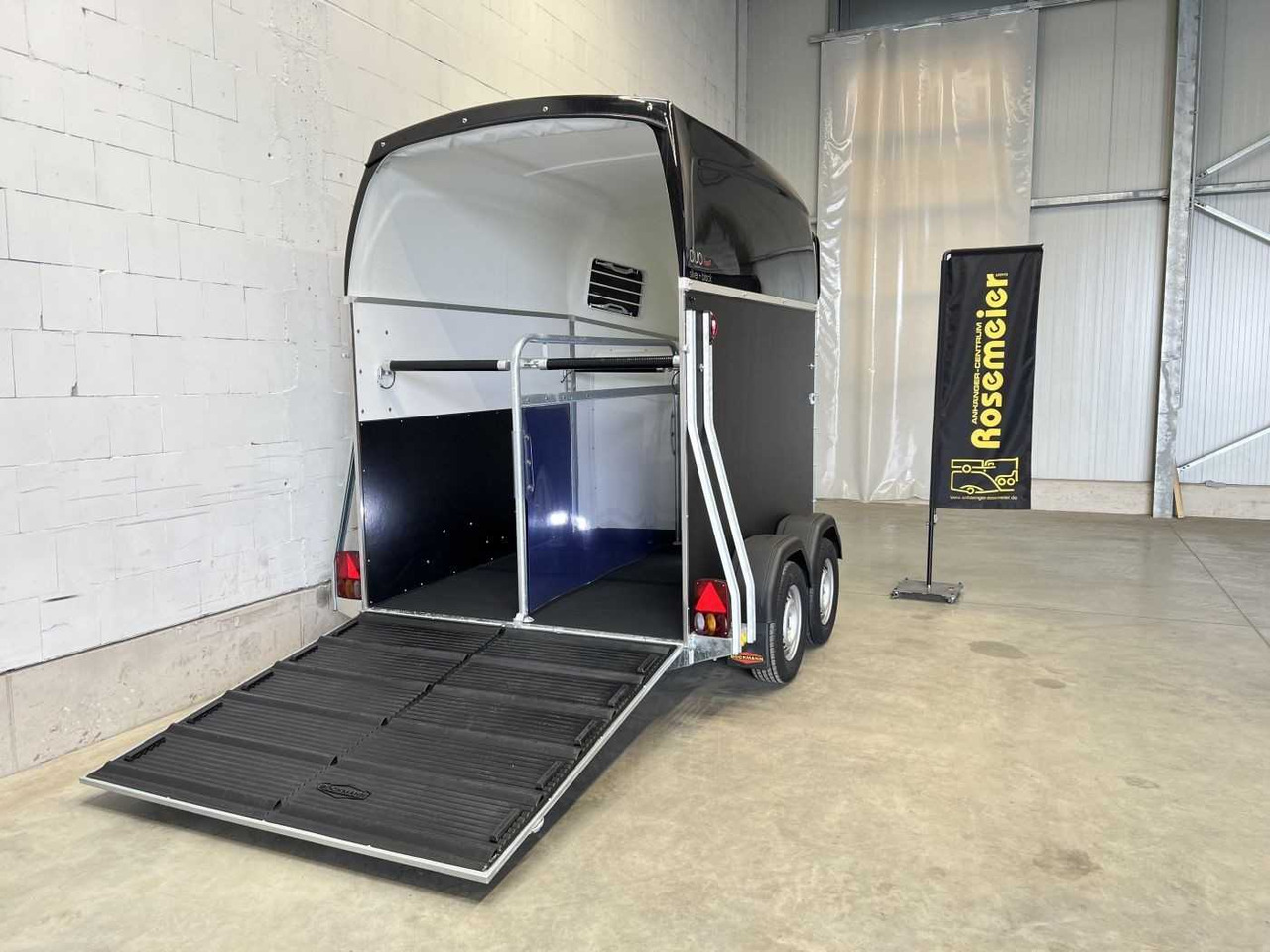 BOECKMANN Duo Esprit silv+bl SK TrS 100 Pferdeanhänger - Remolque para caballos: foto 2 BOECKMANN Duo Esprit silv+bl SK TrS 100 Pferdeanhänger - Remolque para caballos: foto 2