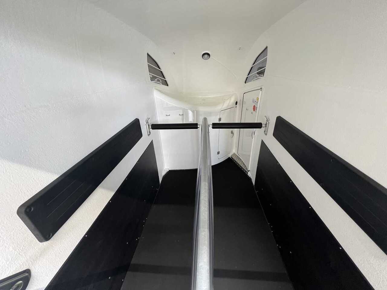 BOECKMANN Master 21 CFF Pferdeanhänger - Remolque para caballos: foto 5 BOECKMANN Master 21 CFF Pferdeanhänger - Remolque para caballos: foto 5