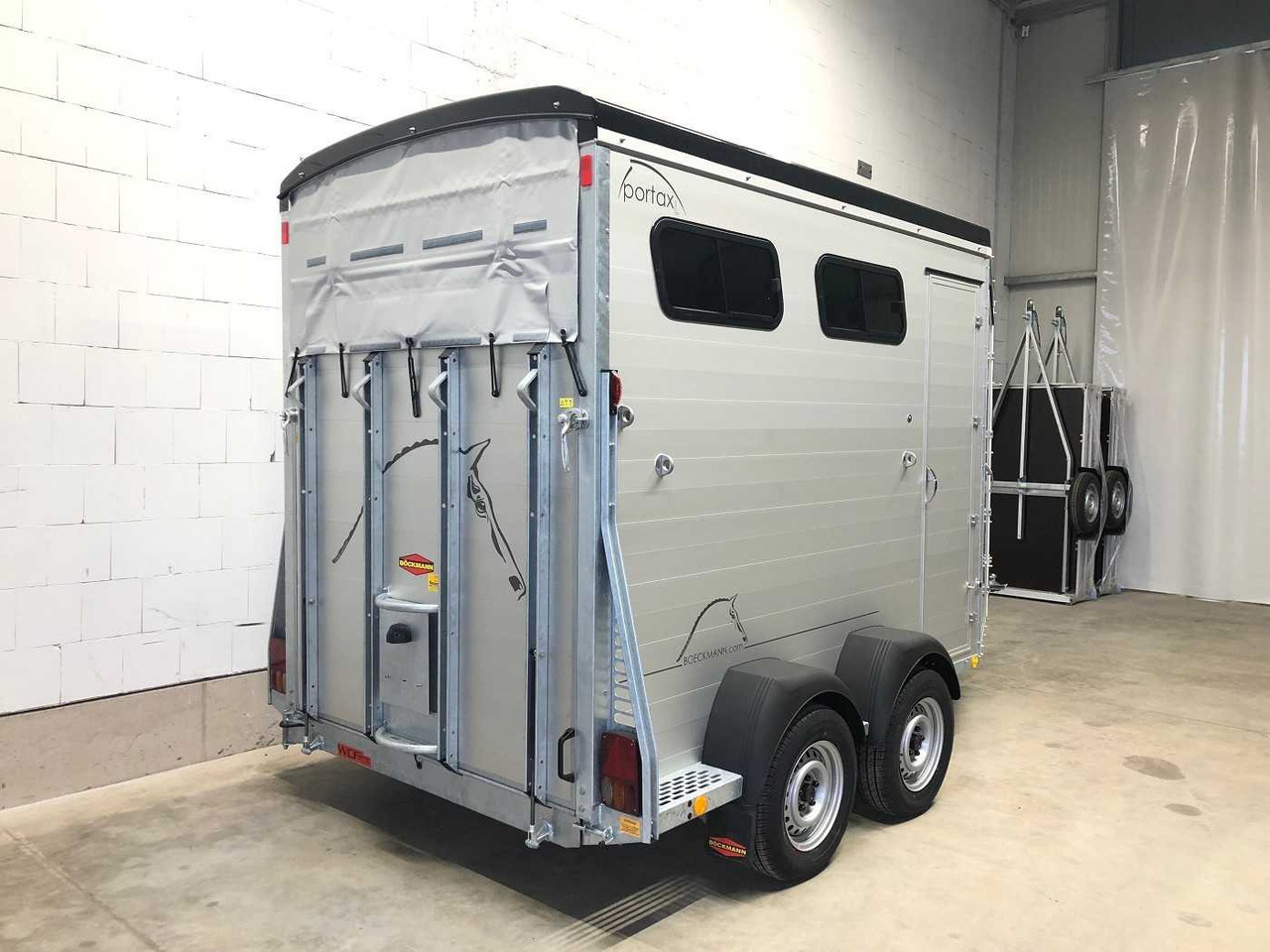 BOECKMANN Portax L SR Zw-Tür Video Pferdeanhänger - Remolque para caballos: foto 4 BOECKMANN Portax L SR Zw-Tür Video Pferdeanhänger - Remolque para caballos: foto 4