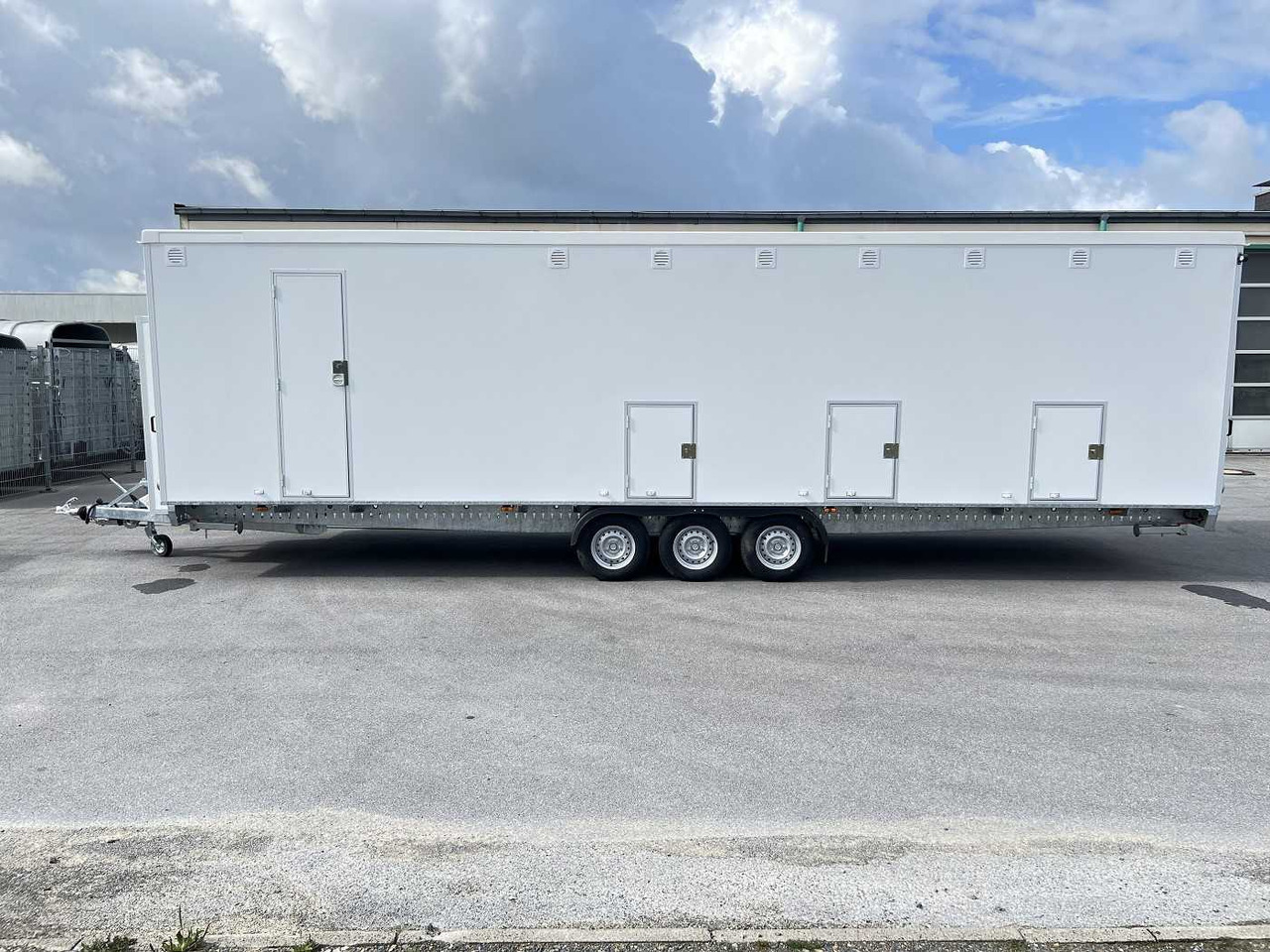 ROSEMEIER EW TA-NO 6 Damen, 1 Herren + 6 Urinale Toilettenanhänger - Remolque: foto 4 ROSEMEIER EW TA-NO 6 Damen, 1 Herren + 6 Urinale Toilettenanhänger - Remolque: foto 4