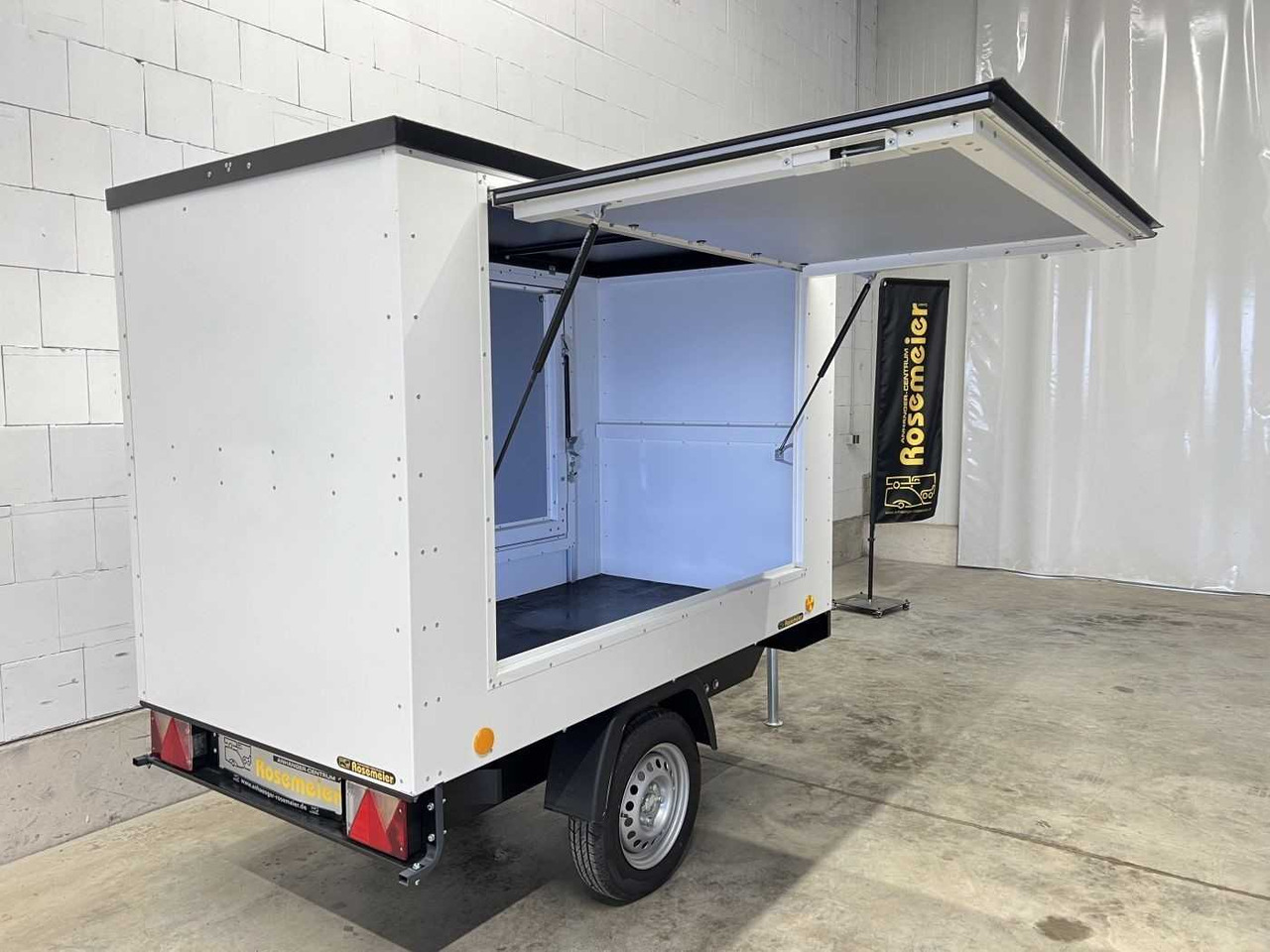 TPV HL-KT-EU2 mit 2 Aufstellklappe Verkaufsanhänger - Remolque venta ambulante: foto 3 TPV HL-KT-EU2 mit 2 Aufstellklappe Verkaufsanhänger - Remolque venta ambulante: foto 3