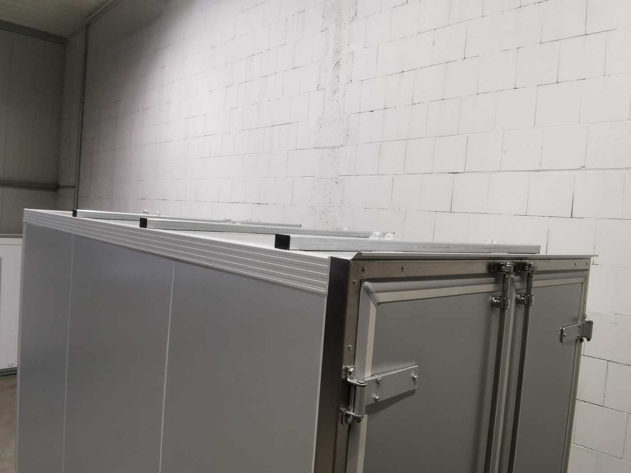 Remolque frigorífico nuevo UNSINN KIK 3030-14-1500 Rohrbahn Kühlanhänger: foto 11