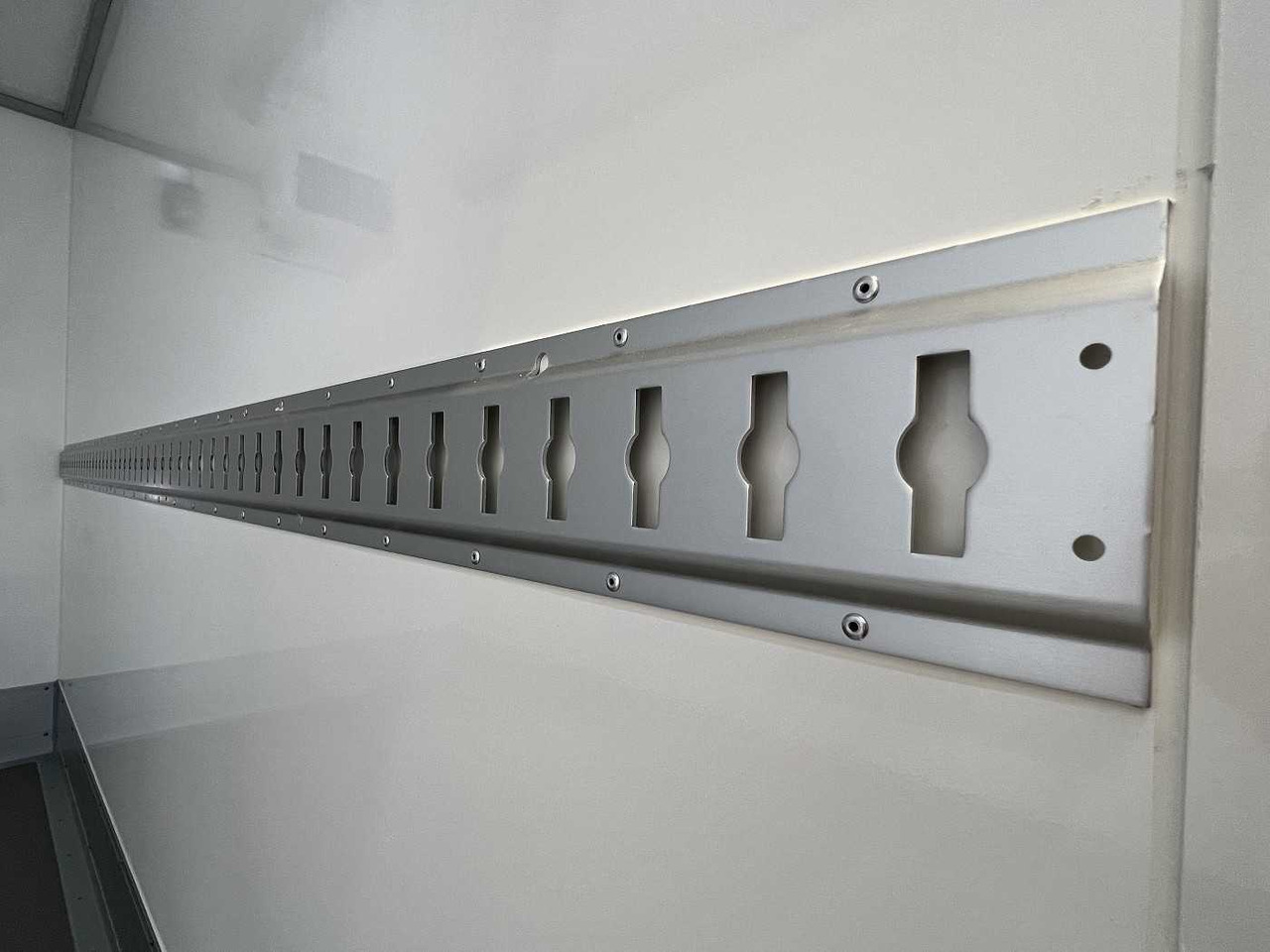 Remolque frigorífico nuevo WM MEYER AZK 3030/156 Rohrbahn Kühlanhänger: foto 20 Remolque frigorífico nuevo WM MEYER AZK 3030/156 Rohrbahn Kühlanhänger: foto 20