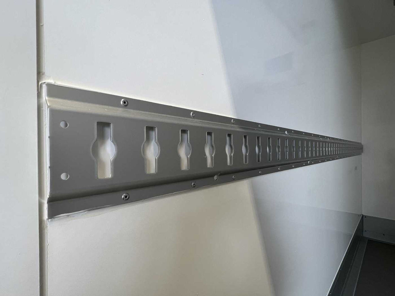 Remolque frigorífico nuevo WM MEYER AZK 3030/156 Rohrbahn Kühlanhänger: foto 21 Remolque frigorífico nuevo WM MEYER AZK 3030/156 Rohrbahn Kühlanhänger: foto 21