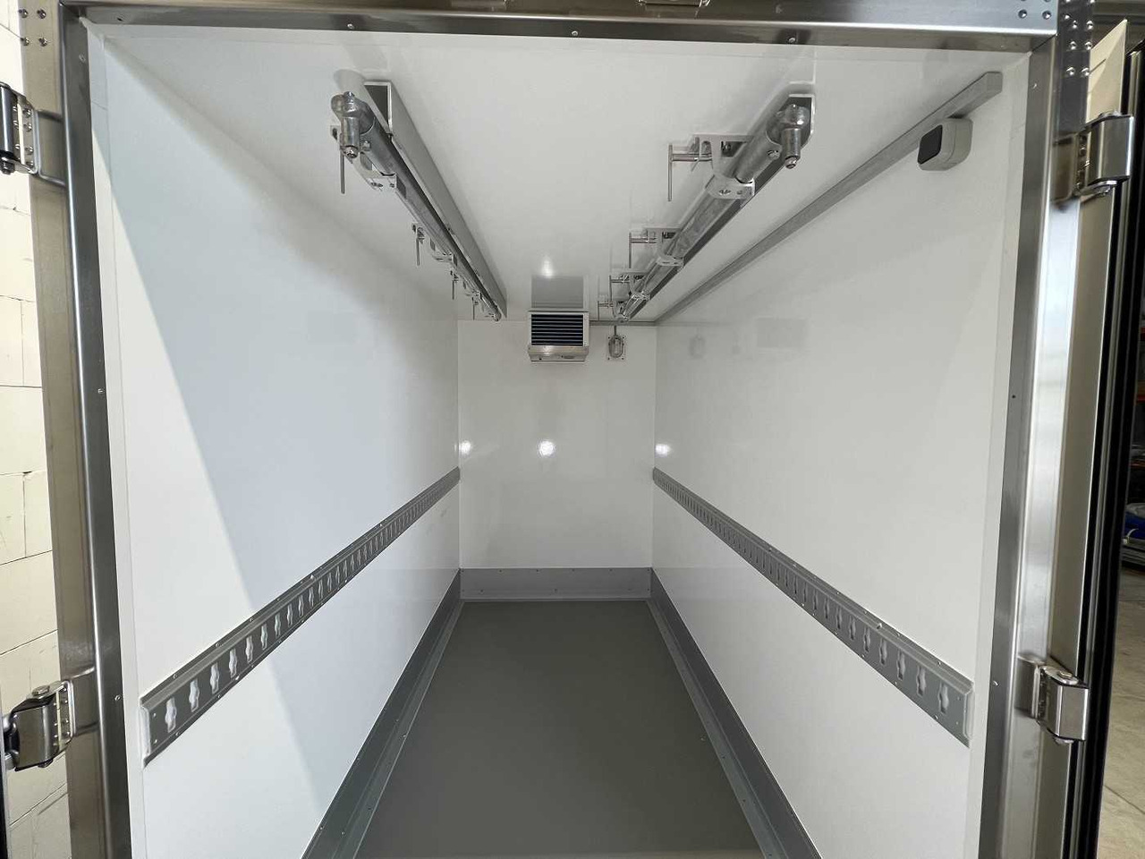 Remolque frigorífico nuevo WM MEYER AZK 3030/156 Rohrbahn Kühlanhänger: foto 9 Remolque frigorífico nuevo WM MEYER AZK 3030/156 Rohrbahn Kühlanhänger: foto 9