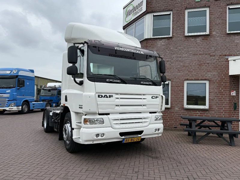 DAF CF 75 CF75-250 EURO5 - DAG CABINE MET RUIT- IDEAAL ALS RANGEERTREKKER-LAGE KM STAND!!!!!! - Cabeza tractora: foto 1 DAF CF 75 CF75-250 EURO5 - DAG CABINE MET RUIT- IDEAAL ALS RANGEERTREKKER-LAGE KM STAND!!!!!! - Cabeza tractora: foto 1