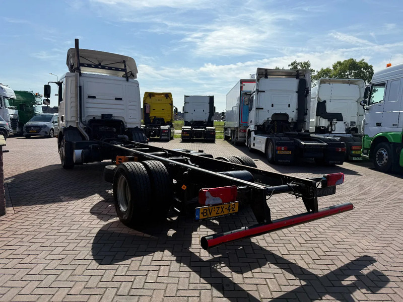 MAN TGM 15.250 TGM 15.250 4X2 BL / PTO-Nebenantrieb / voll MAN Service / Top Zustand !! - Camión chasis: foto 4 MAN TGM 15.250 TGM 15.250 4X2 BL / PTO-Nebenantrieb / voll MAN Service / Top Zustand !! - Camión chasis: foto 4