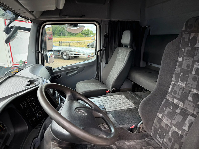 Mercedes-Benz Axor 1829 Axor 1829L BDF Mit Wechselkoffer+LBW Top NL Truck - Camión caja cerrada: foto 3 Mercedes-Benz Axor 1829 Axor 1829L BDF Mit Wechselkoffer+LBW Top NL Truck - Camión caja cerrada: foto 3