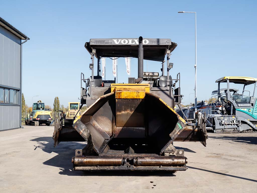 VOLVO ABG 6820 - Pavimentadora de asfalto: foto 3 VOLVO ABG 6820 - Pavimentadora de asfalto: foto 3