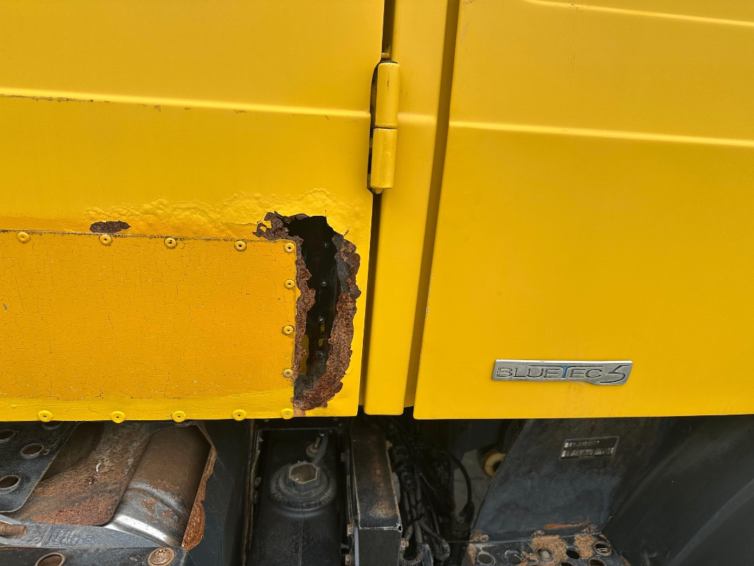 Mercedes-Benz U 4000 - Tractor: foto 2 Mercedes-Benz U 4000 - Tractor: foto 2