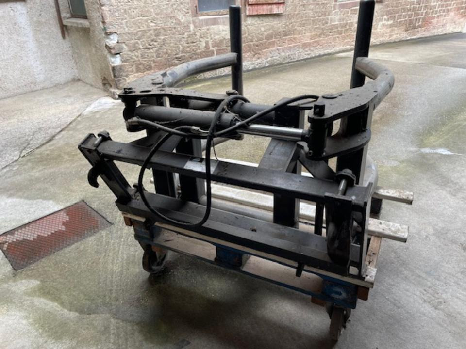 Rundballenzange ALÖ - Pinza para Maquinaria agrícola: foto 2 Rundballenzange ALÖ - Pinza para Maquinaria agrícola: foto 2