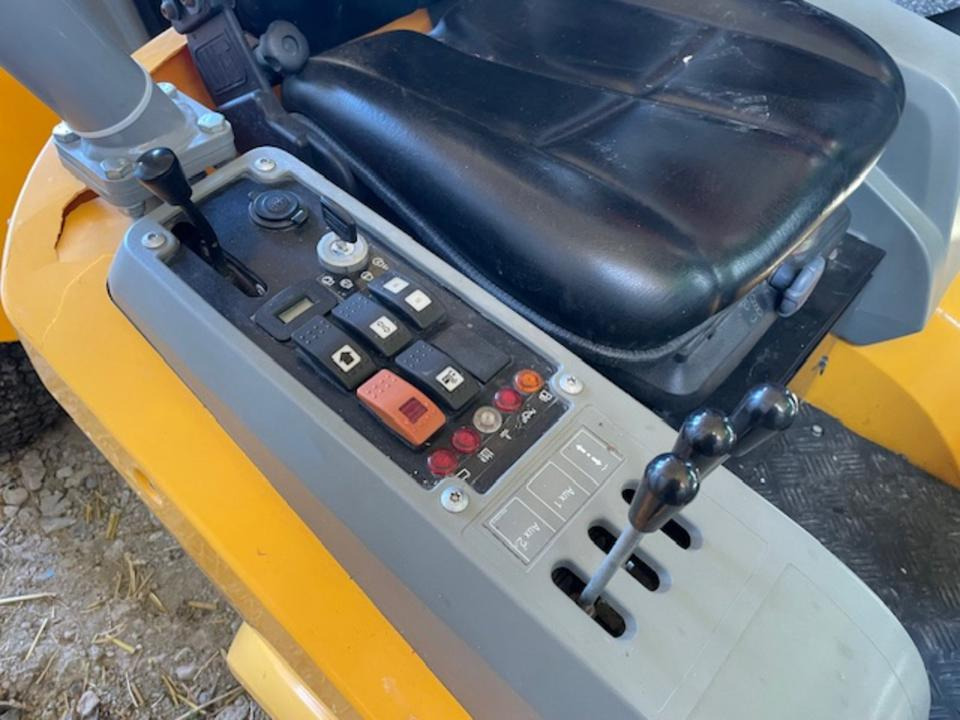 Stiga Titan 26H Diesel-Aufsitzrasenmäher mit Frontmähwerk - Cortacésped: foto 5 Stiga Titan 26H Diesel-Aufsitzrasenmäher mit Frontmähwerk - Cortacésped: foto 5