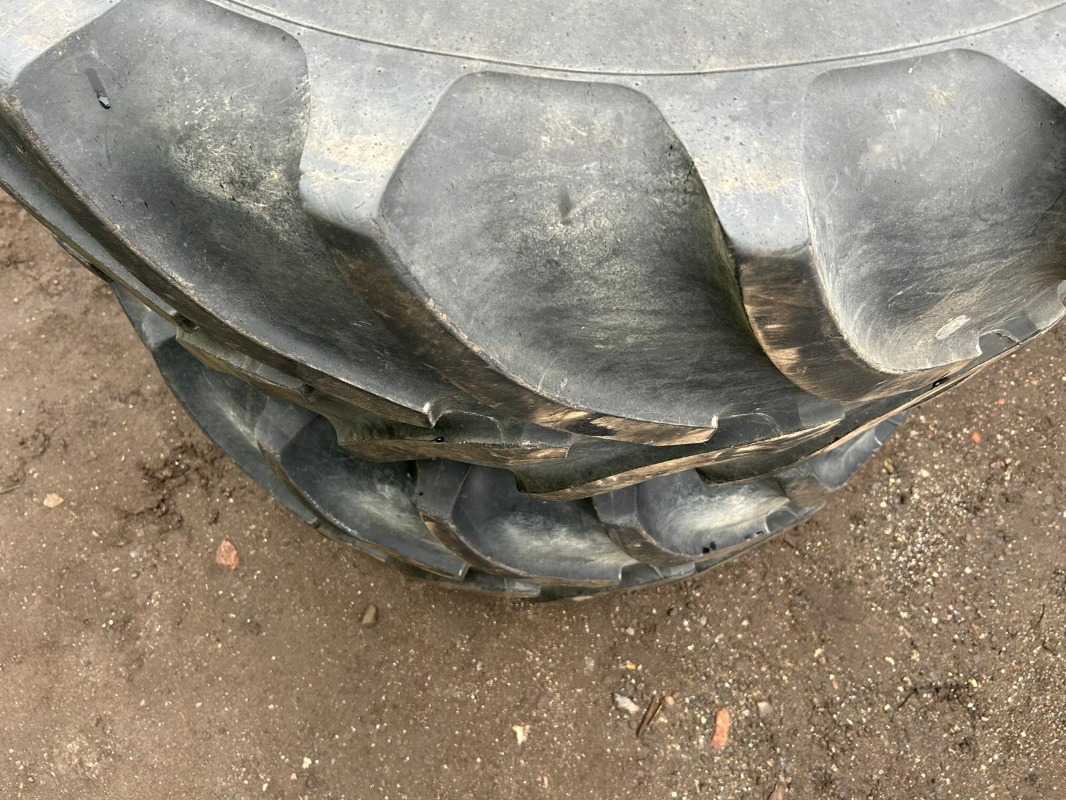 600/70R28 650/85R38 Kompletträder - Neumático para Maquinaria agrícola: foto 4 600/70R28 650/85R38 Kompletträder - Neumático para Maquinaria agrícola: foto 4