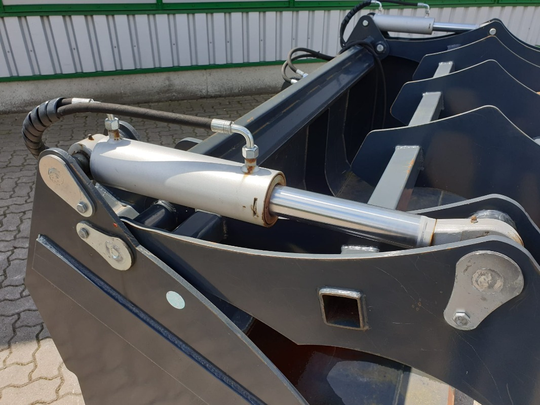 D D Landtechnika Krokodilschaufel 2,40m - Excavadora: foto 2 D D Landtechnika Krokodilschaufel 2,40m - Excavadora: foto 2