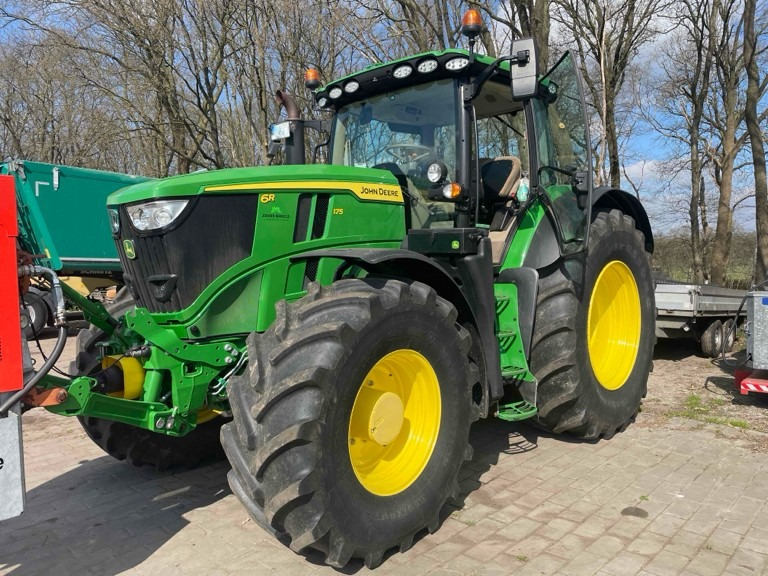 John Deere 6R 175 - Tractor: foto 1 John Deere 6R 175 - Tractor: foto 1