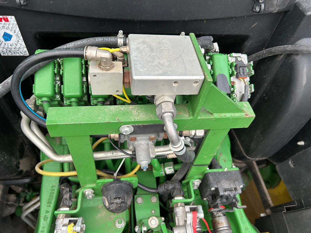 John Deere 6R 185 - Tractor: foto 5 John Deere 6R 185 - Tractor: foto 5