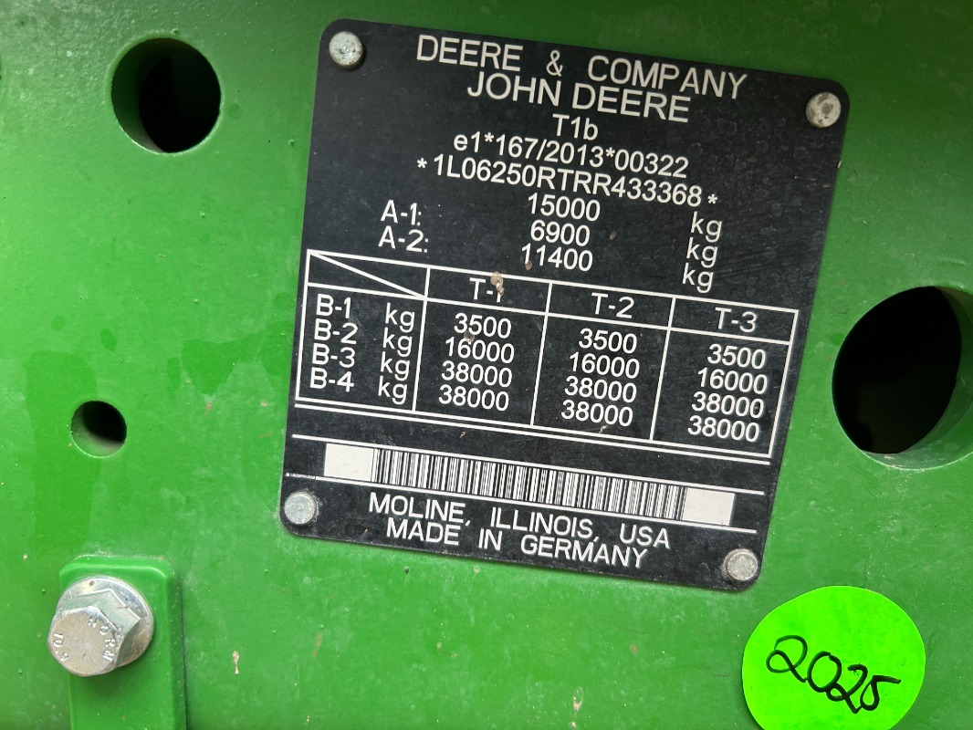 John Deere 6R 250 - Tractor: foto 4 John Deere 6R 250 - Tractor: foto 4