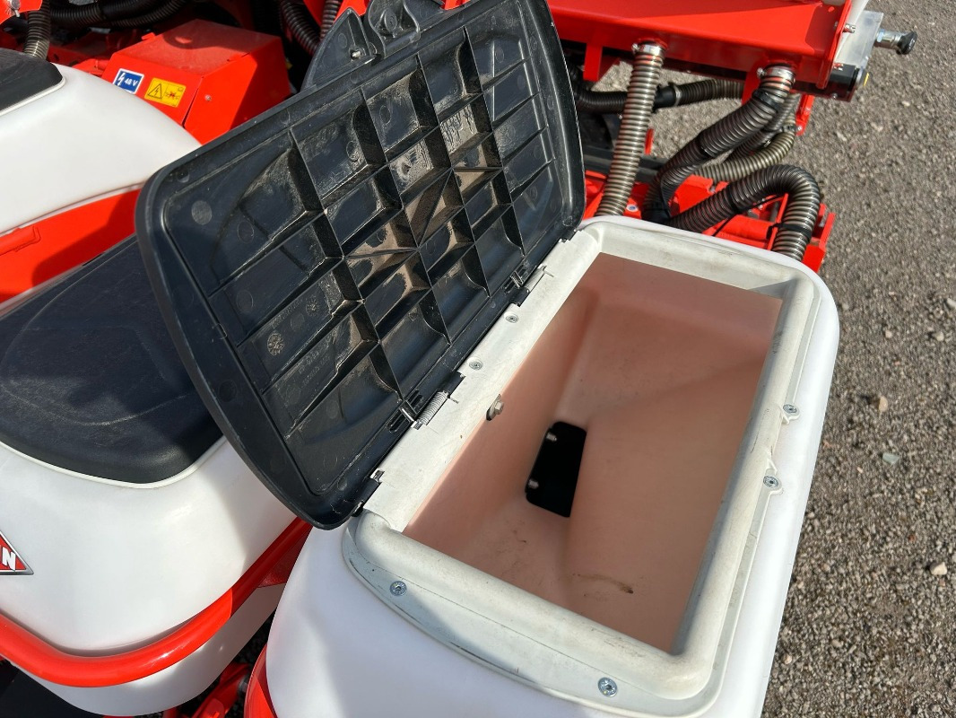 Kuhn Maxima 3 RT E *DEMO* - Maquinaria de siembra: foto 3 Kuhn Maxima 3 RT E *DEMO* - Maquinaria de siembra: foto 3