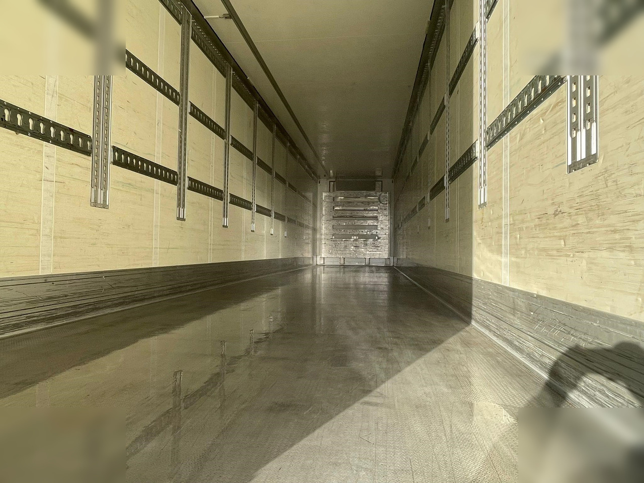 SCHMITZ CARGOBULL - Semirremolque frigorífico: foto 3 SCHMITZ CARGOBULL - Semirremolque frigorífico: foto 3