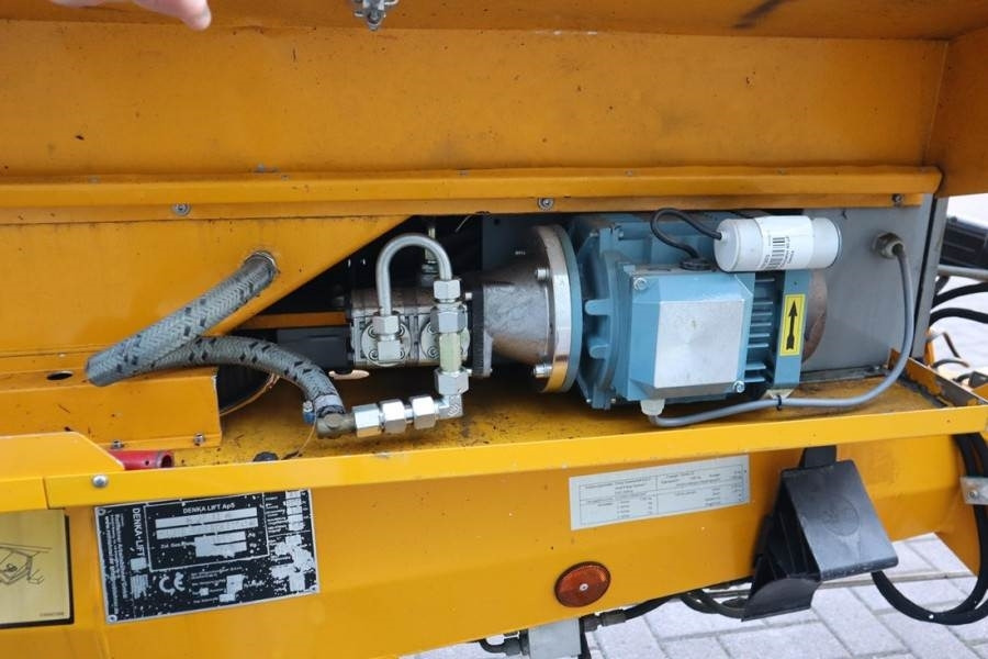 Denka-Lift JR12 Electric, 12m Working Height, 6.7m Reach, 120 - Plataforma elevadora remolcable: foto 5 Denka-Lift JR12 Electric, 12m Working Height, 6.7m Reach, 120 - Plataforma elevadora remolcable: foto 5