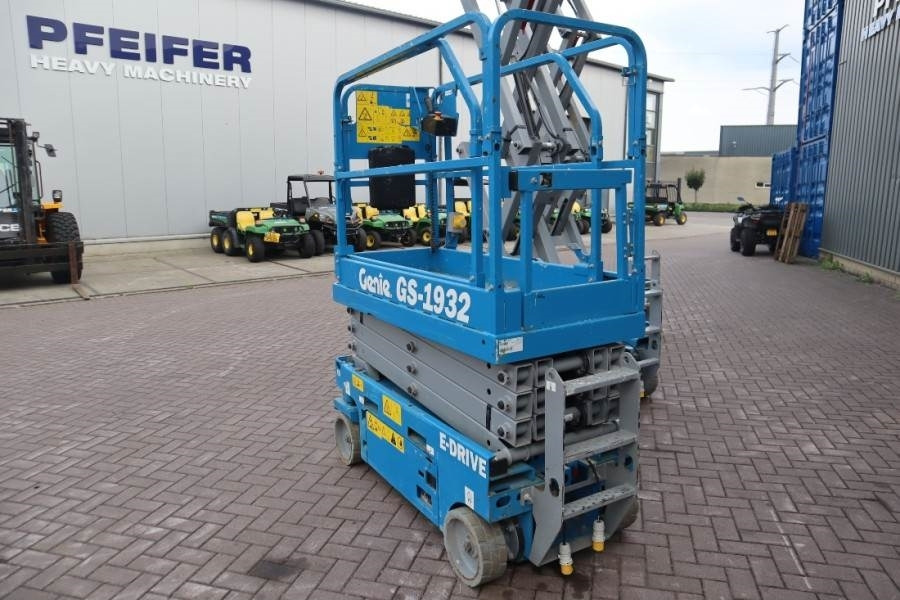 Genie GS1932 E-Drive Several In Stock, 8m Working Height - Plataforma de tijeras: foto 3 Genie GS1932 E-Drive Several In Stock, 8m Working Height - Plataforma de tijeras: foto 3